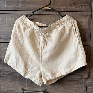 H&M Women's High Waist Cream Shorts